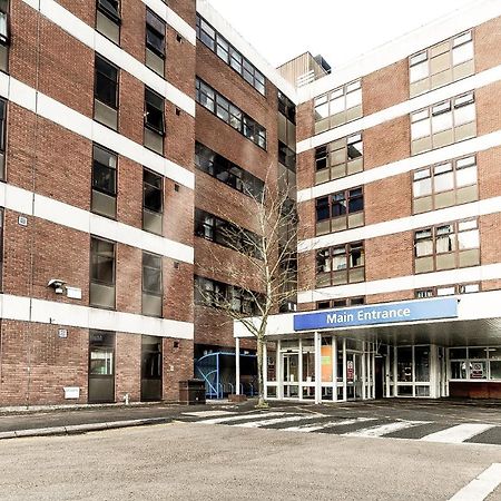 Modern Luxury Serviced Duplex Apartments By Repose- 150 Metro Court, West Bromwich Exteriör bild