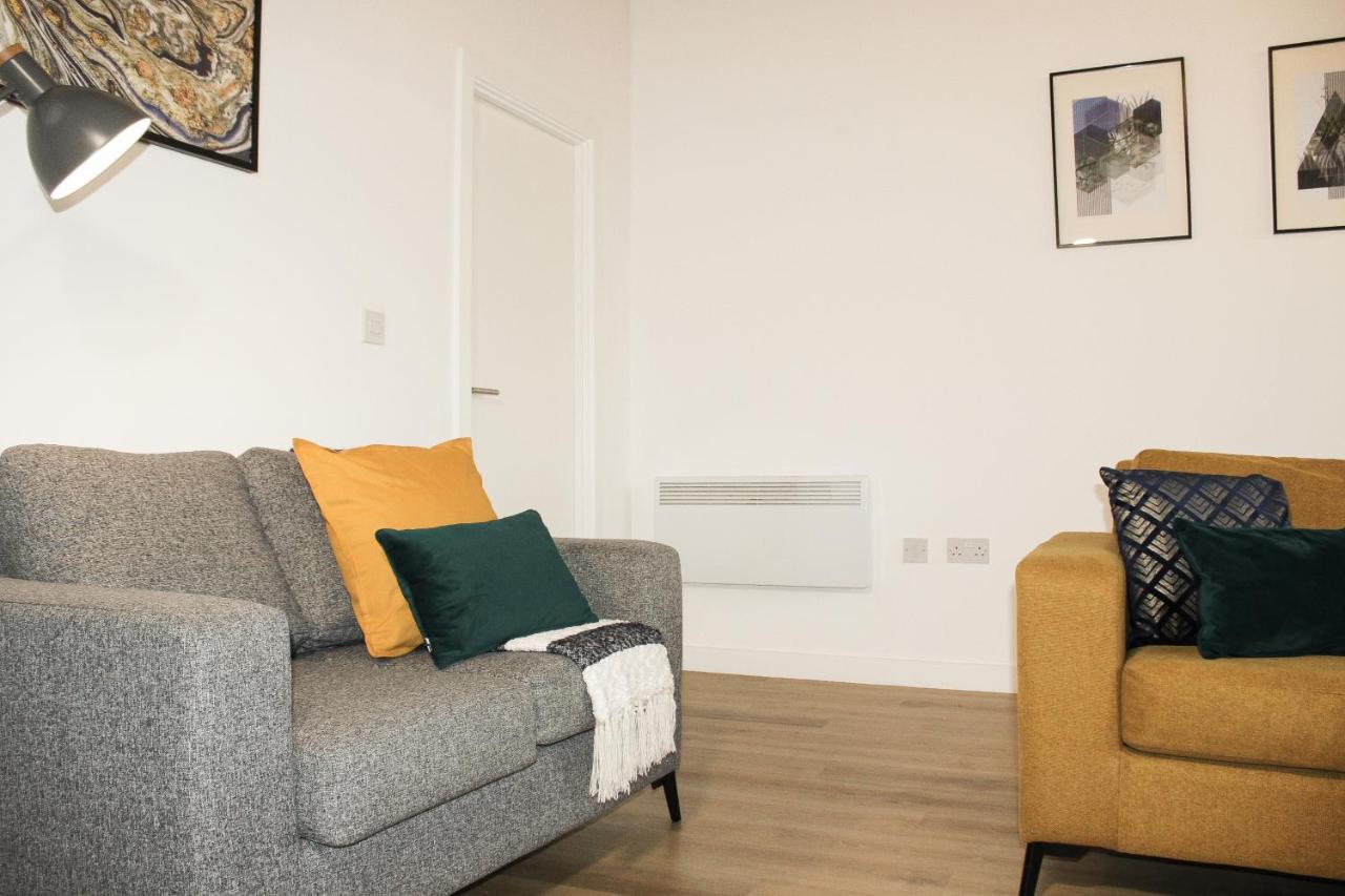 Modern Luxury Serviced Duplex Apartments By Repose- 150 Metro Court, West Bromwich Exteriör bild