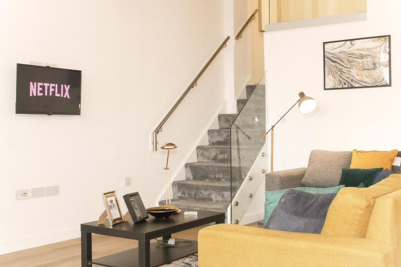 Modern Luxury Serviced Duplex Apartments By Repose- 150 Metro Court, West Bromwich Exteriör bild