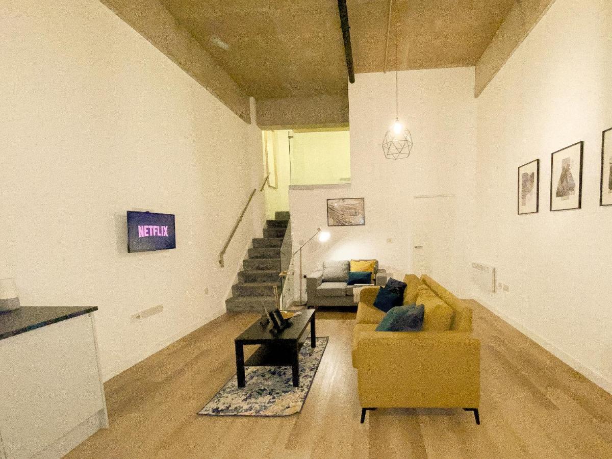 Modern Luxury Serviced Duplex Apartments By Repose- 150 Metro Court, West Bromwich Exteriör bild
