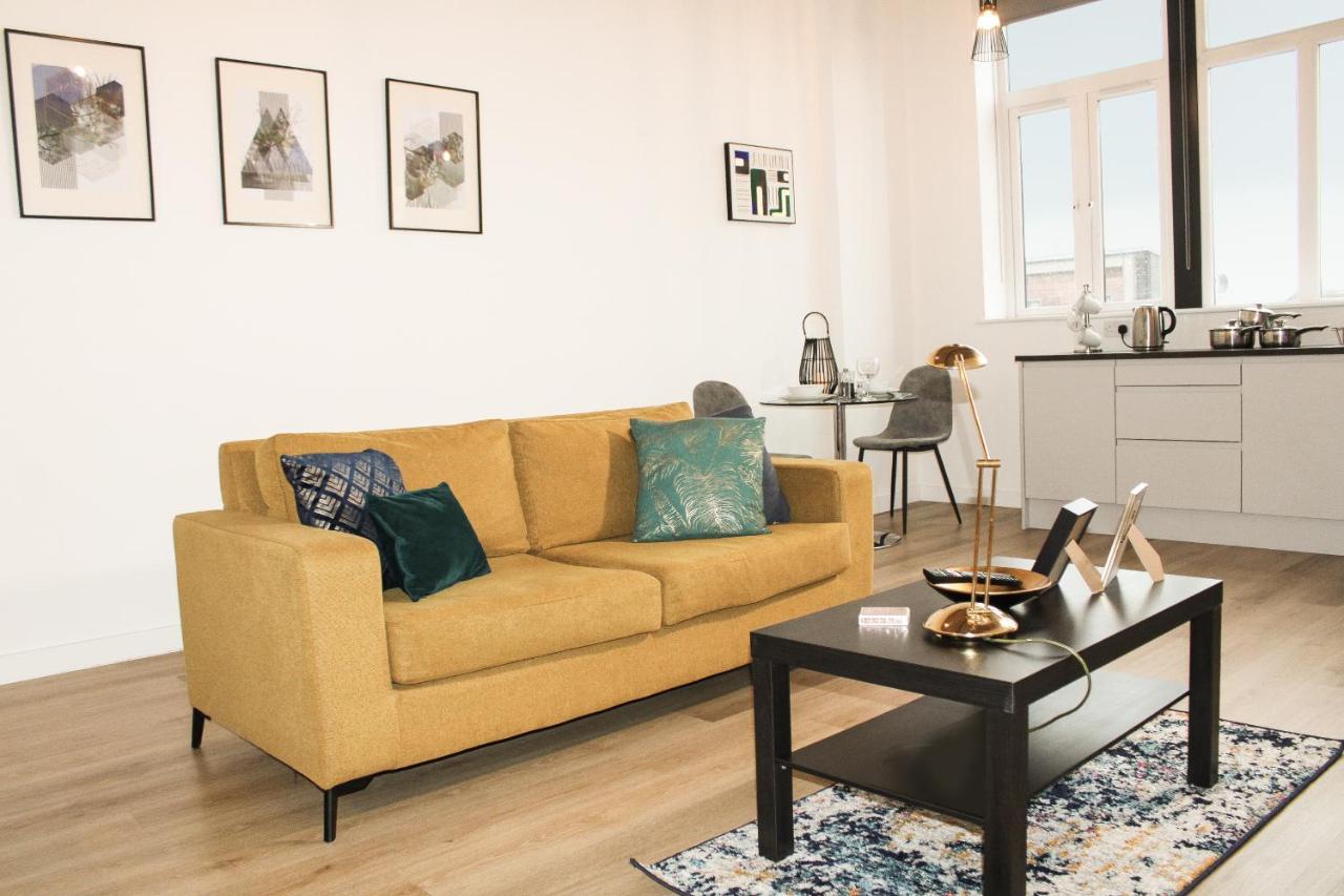 Modern Luxury Serviced Duplex Apartments By Repose- 150 Metro Court, West Bromwich Exteriör bild