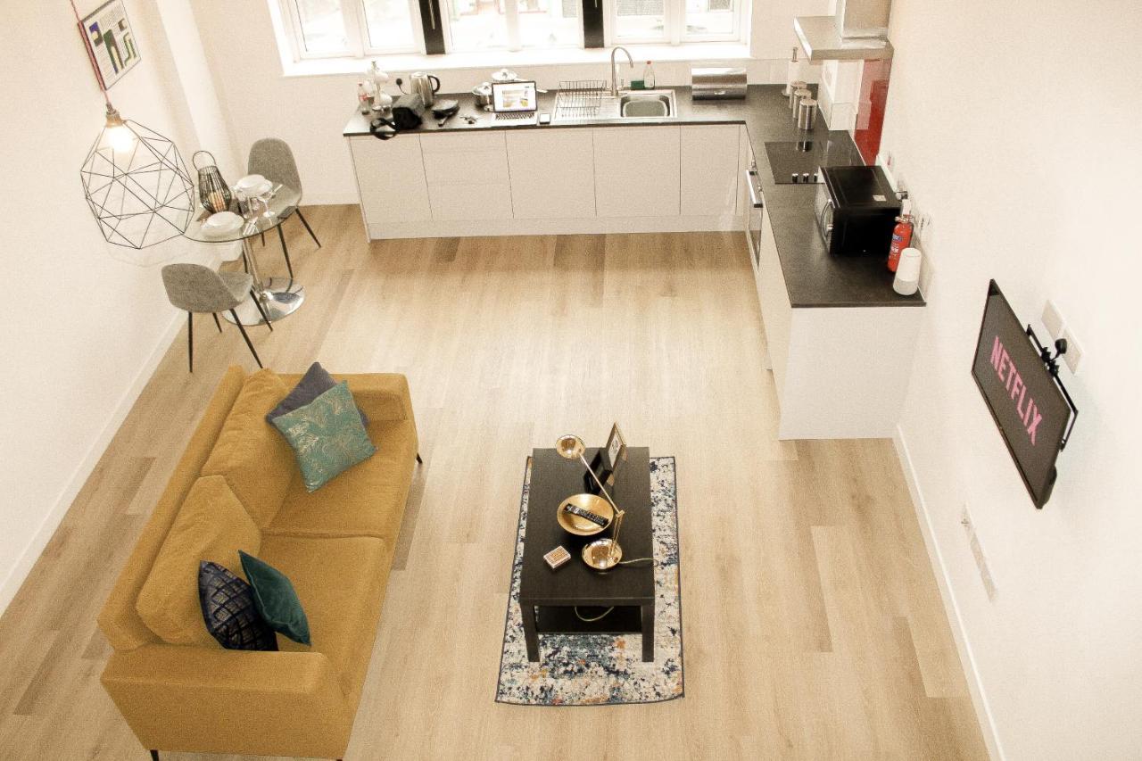 Modern Luxury Serviced Duplex Apartments By Repose- 150 Metro Court, West Bromwich Exteriör bild