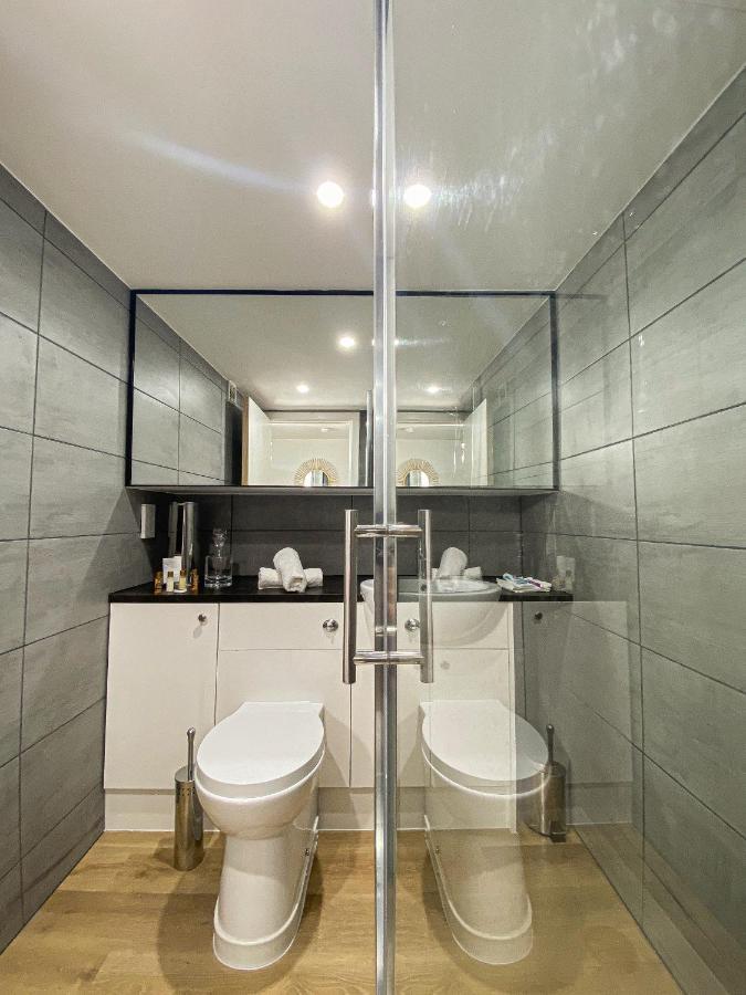 Modern Luxury Serviced Duplex Apartments By Repose- 150 Metro Court, West Bromwich Exteriör bild