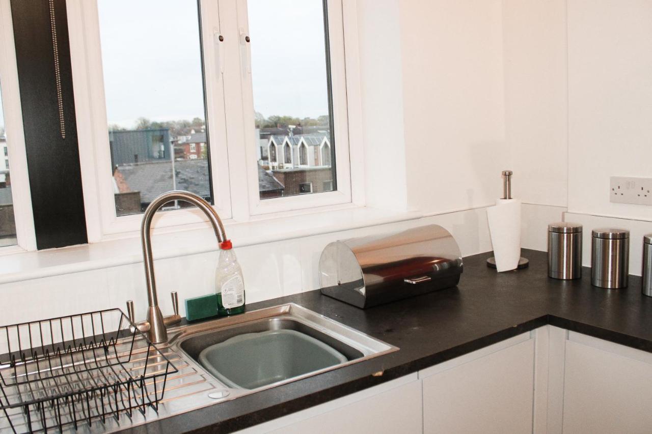 Modern Luxury Serviced Duplex Apartments By Repose- 150 Metro Court, West Bromwich Exteriör bild