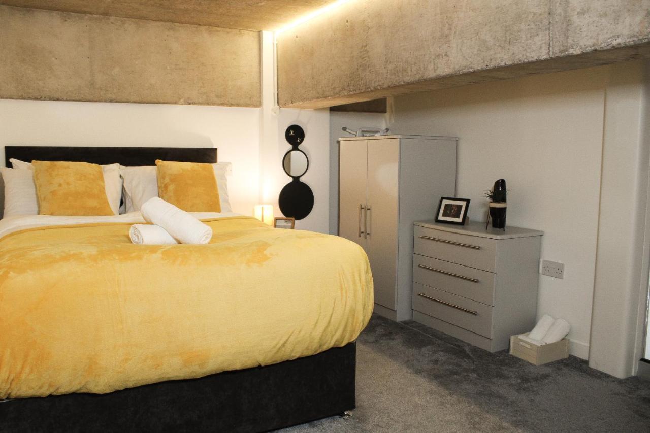 Modern Luxury Serviced Duplex Apartments By Repose- 150 Metro Court, West Bromwich Exteriör bild
