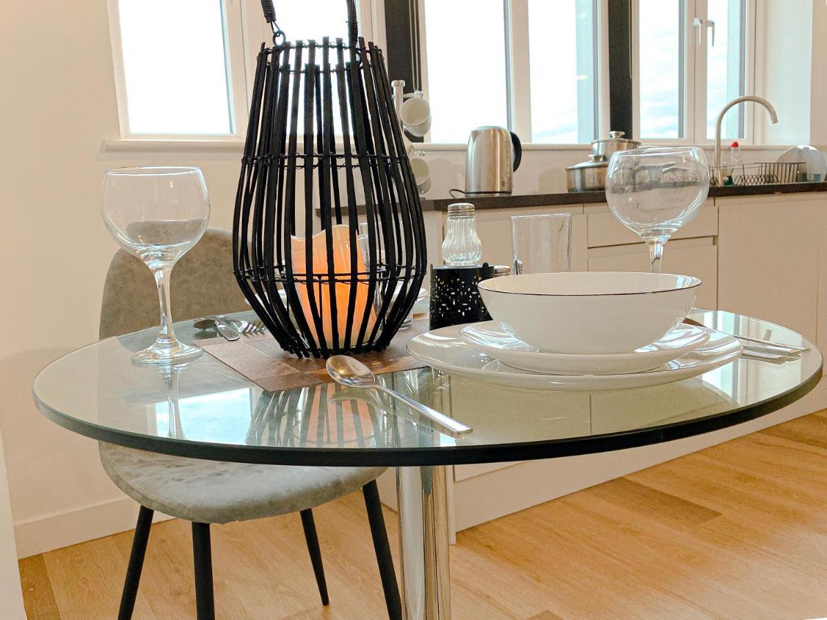 Modern Luxury Serviced Duplex Apartments By Repose- 150 Metro Court, West Bromwich Exteriör bild