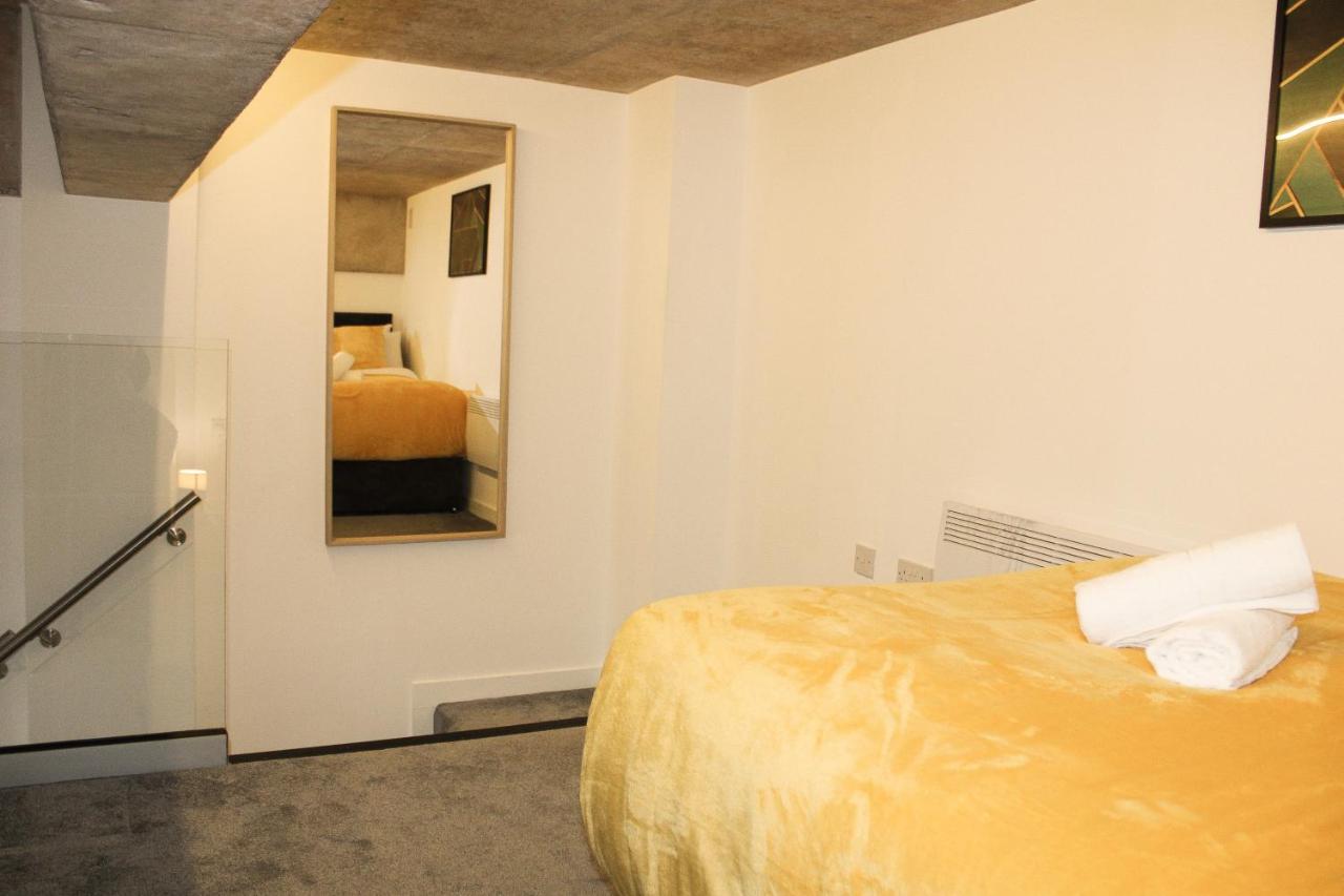 Modern Luxury Serviced Duplex Apartments By Repose- 150 Metro Court, West Bromwich Exteriör bild