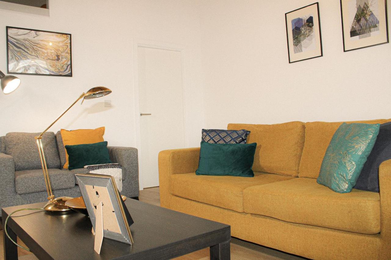 Modern Luxury Serviced Duplex Apartments By Repose- 150 Metro Court, West Bromwich Exteriör bild