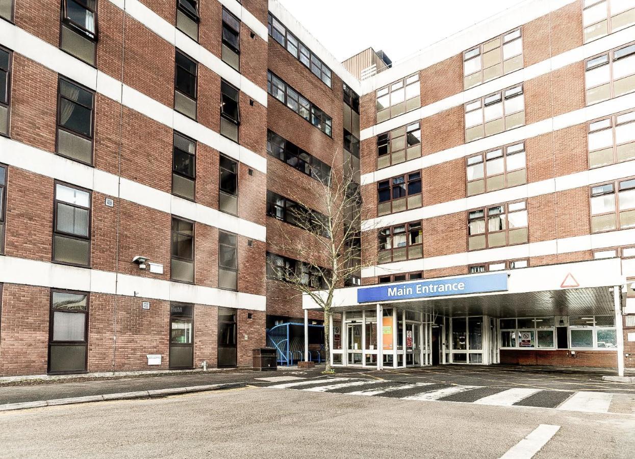 Modern Luxury Serviced Duplex Apartments By Repose- 150 Metro Court, West Bromwich Exteriör bild