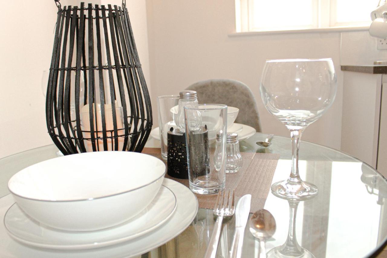 Modern Luxury Serviced Duplex Apartments By Repose- 150 Metro Court, West Bromwich Exteriör bild