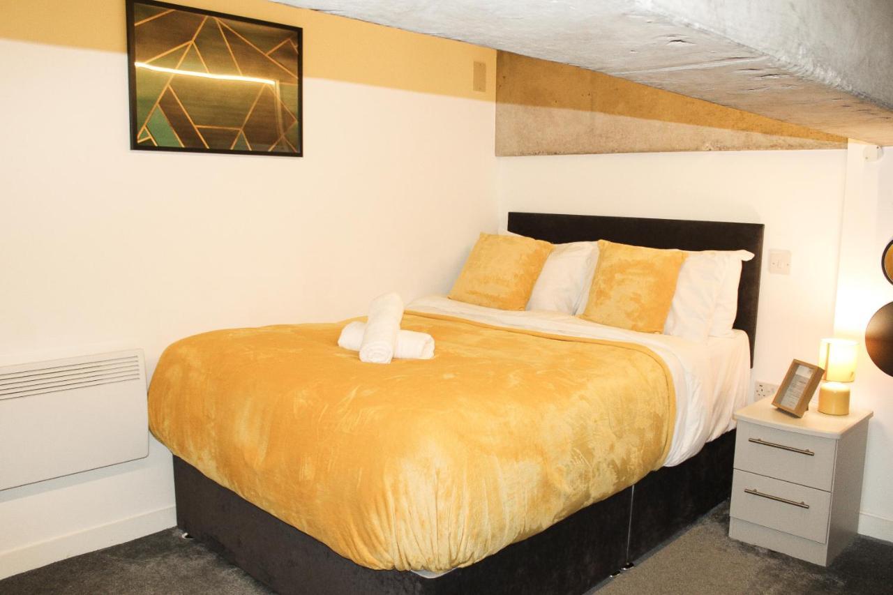 Modern Luxury Serviced Duplex Apartments By Repose- 150 Metro Court, West Bromwich Exteriör bild