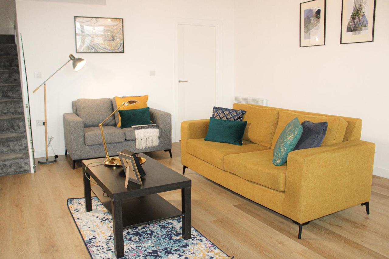 Modern Luxury Serviced Duplex Apartments By Repose- 150 Metro Court, West Bromwich Exteriör bild