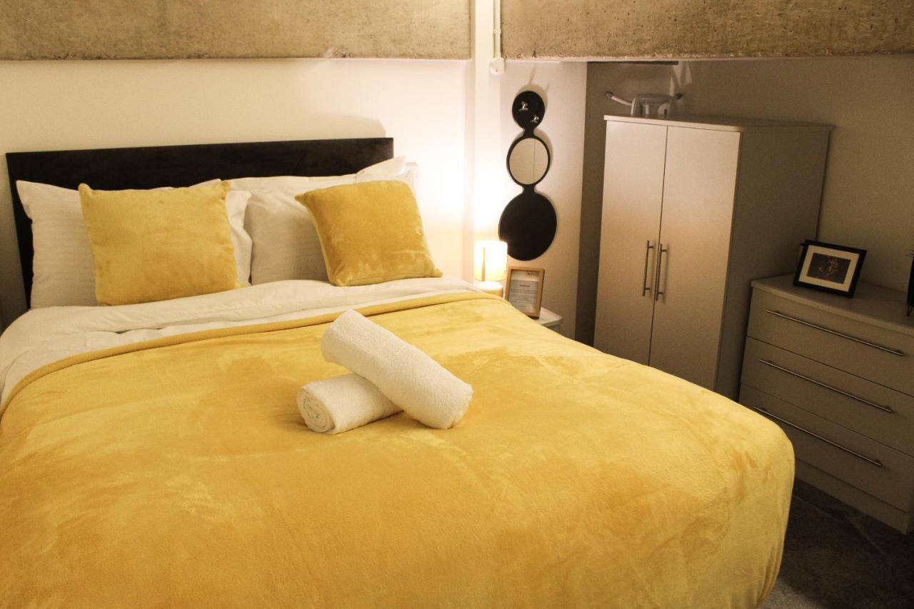 Modern Luxury Serviced Duplex Apartments By Repose- 150 Metro Court, West Bromwich Exteriör bild
